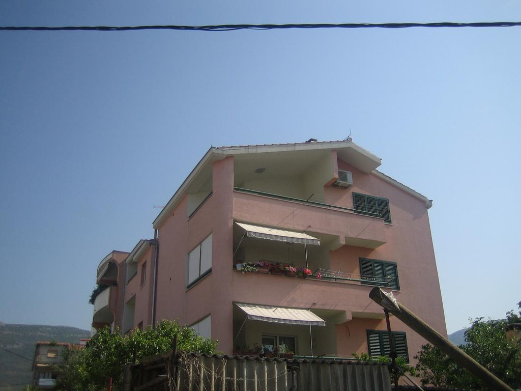 Apartment Ivo Kaštela Exteriör bild